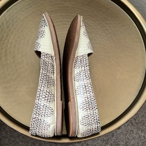 Lucky Brand Bernice Flats - Picture 7 of 11